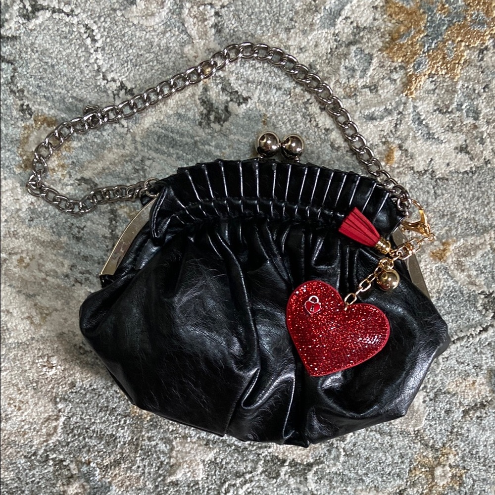 Black Ruched Clutch with Kiss Lock